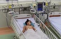 Bé gái 11 tuổi bị rắn độc cắn ngay trong nhà bếp