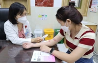 Mùa mưa, nhiều người ở TP.HCM bị viêm da do nọc độc kiến ba khoang 