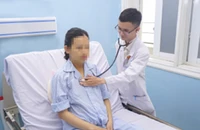 Sau mổ lấy song thai, sản phụ suy đa tạng do biến chứng hiếm gặp