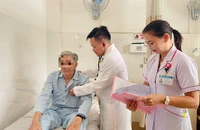 Đau chân kéo dài, không ngờ tắc động mạch chủ nguy hiểm
