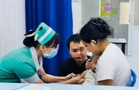 TP.HCM: Người dân đi tiêm vaccine ngừa bệnh cúm mùa tăng cao