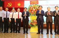 Trưởng Ban Tuyên giáo và Dân vận Trung ương thăm, chúc mừng Bệnh viện Thống Nhất