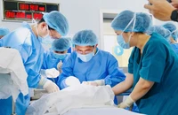 Cứu sống em bé bị suy tim bào thai nặng trong bụng mẹ 