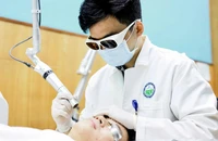 Nam giới đi làm đẹp thẩm mỹ nội khoa ngày càng tăng