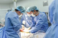 Người cậu tưởng chừng hết hy vọng hồi sinh nhờ cháu ruột hiến gan