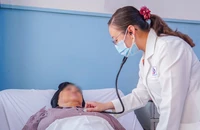 Ca nhập viện sau khi ăn bánh mì tiếp tục tăng, Salmonella là tác nhân chính gây ngộ độc