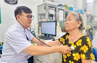 Người dân TP.HCM được khám bệnh miễn phí nhân ngày Sức khỏe toàn dân