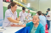 Người dân TP.HCM vui mừng vì được khám sức khỏe miễn phí tận nhà