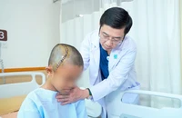 Đau đầu suốt 2 tháng, bé trai được phát hiện có khối u não lớn