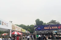 Tái hiện lễ chào cờ lịch sử của Hà Nội tại hội sách 2019