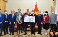 Việt Nam ủng hộ Mỹ 100.000 USD khắc phục hậu quả thiên tai 