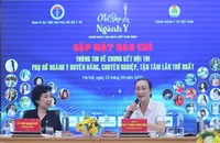 Phụ nữ ngành Y thi duyên dáng, chuyên nghiệp, tận tâm
