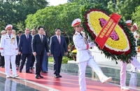 Lãnh đạo Đảng, Nhà nước tưởng niệm các Anh hùng liệt sĩ