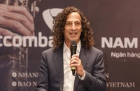 Huyền thoại saxophone Kenny G muốn trở lại Việt Nam thêm nhiều lần nữa