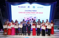 Những cuộc gặp gỡ bất ngờ, đầy nước mắt trong ‘Chia sẻ cùng thầy cô’
