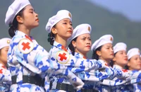 Khối nữ 'mạnh mẽ nhưng vẫn duyên dáng' trong hợp luyện diễu binh, diễu hành 