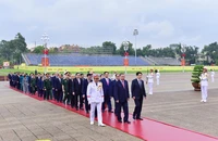 Lãnh đạo Đảng, Nhà nước vào Lăng viếng Chủ tịch Hồ Chí Minh nhân dịp kỷ niệm 80 năm Ngày Truyền thống Công an Nhân dân