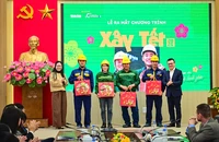 Tặng gần 30.000 phần quà cho công nhân trong 'Xây Tết 2026'