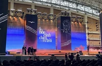 Việc hoãn show 'Về đây bốn cánh chim trời' và trách nhiệm pháp lý