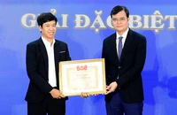 Trao giải cuộc thi sáng tác logo Đại hội Đoàn XIII, phát động thi tranh cổ động
