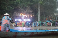 Khai hội chùa Hương 2026: Hàng ngàn người đội mưa trẩy hội xuân