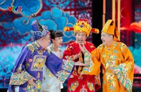 'Táo quân' tái xuất với tiểu phẩm 'Hái hoa dân chủ' 