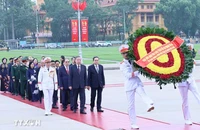 Lãnh đạo Đảng, Nhà nước vào Lăng viếng Chủ tịch Hồ Chí Minh dịp 30-4