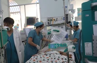 Cảnh báo trẻ mắc sốt xuất huyết trở nặng, tử vong