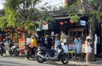 Du khách bị ngộ độc khởi kiện bánh mì Phượng, tín hiệu đáng mừng! 