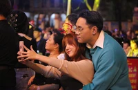 Người dân TP.HCM háo hức đón Giáng sinh