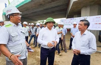 Bộ trưởng Bộ GTVT kiểm tra tiến độ thi công cao tốc Cần Thơ - Cà Mau