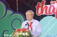 Phó Thủ tướng Thường trực Nguyễn Hòa Bình dự Đêm hội Trăng rằm tại Đắk Lắk 