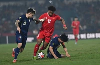 Nguyễn Xuân Son trừng phạt hàng thủ Thái Lan tại chung kết lượt đi AFF Cup 2024: Ảnh: ANH THỊNH