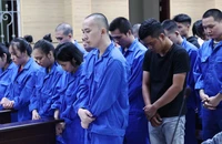 Tuyên án 38 bị cáo lừa đảo qua mạng, chiếm đoạt tiền của 19 bị hại 