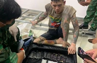 Khen thưởng lực lượng bắt giữ 0,5 kg ma tuý ở CKQT Mộc Bài