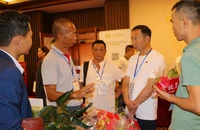 Mang đặc sản Lâm Đồng ra tận cửa khẩu Lào Cai chào bán 