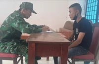 Thanh niên trốn truy nã, vừa tới cửa khẩu thì bị bắt