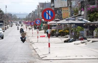 23 biển báo cấm đậu xe ngày chẵn trên... 1 km đường
