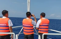 Tàu cá bị chìm, 5 ngư dân mất tích