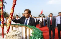 Hàng ngàn người dâng hương tưởng niệm 64 liệt sĩ Gạc Ma
