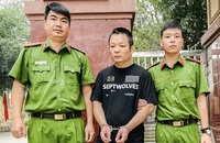 Người đàn ông bị bắt ngay cổng trại giam tiếp tục lãnh án tù