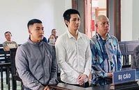 Rút súng bắn người khi đi đòi nợ giúp bạn