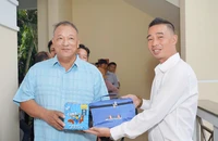 Toàn cảnh chương trình 'Cùng ngư dân thắp sáng đèn trên biển' tại Khánh Hòa