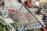 Cưỡng chế phá dỡ khách sạn rồi vứt tài sản ra bãi rác