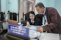 Tạm ngưng phiên tòa vụ khách hàng đòi ngân hàng gần 47 tỉ đồng