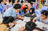 Ấm áp lớp học miễn phí trong con hẻm nhỏ