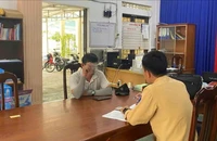 Tài xế xe khách vượt ẩu trên đèo Khánh Lê bị lập biên bản 