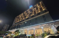 Nhiều cảnh sát đang khám xét khách sạn Quinter 5 sao ở Nha Trang