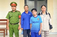 2 bé trai đi lạc đã được công an xã hỗ trợ đưa về nhà