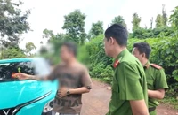 Bán nhẫn vợ tặng để trả nợ, tài xế taxi bịa bị khách khống chế, cướp tài sản